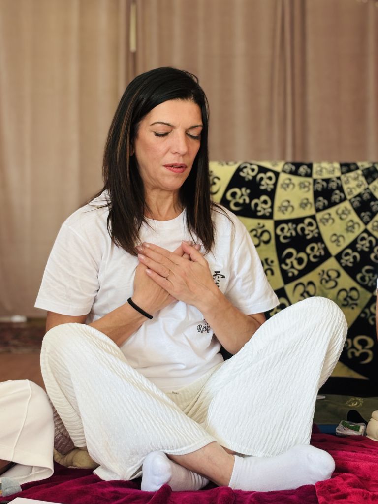 Meditazione e ascolto interiore durante un percorso Reiki in presenza