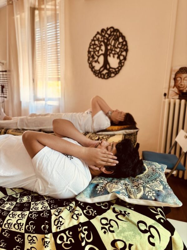 Autotrattamento durante un corso Reiki primo livello in presenza