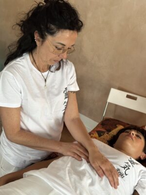 Primo approccio al Reiki durante un corso Reiki per principianti